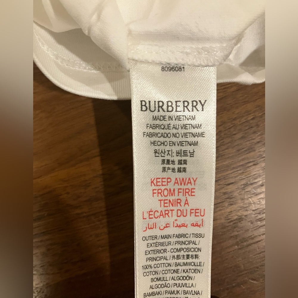 NWT - Burberry Kids Tee - Picture 5 of 7